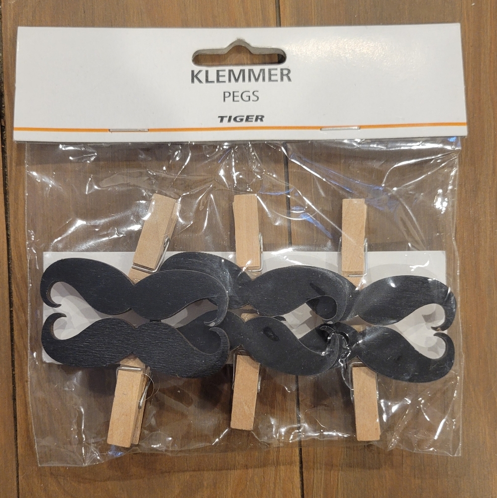 Nwt mustache clips